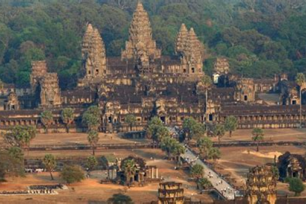 vue d'un autre grand temple